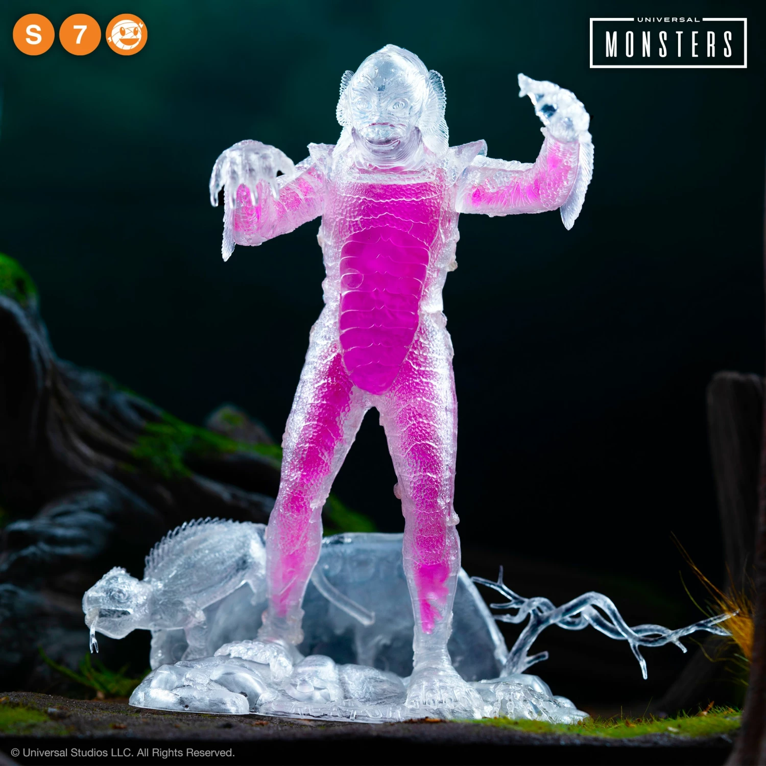 SUPER7 Universal Monsters Model Kit - Creature From The Black Lagoon (Clear) 4 SUPER7 Universal Monsters Model Kit - Creature From The Black Lagoon (Clear) - Image 2