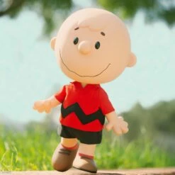 SUPER7 Peanuts Supersize - Charlie Brown (Red Shirt) -SUPER7 SHOP SZ Peanuts W5 CharlieBrown RedShirt HERO4 2048